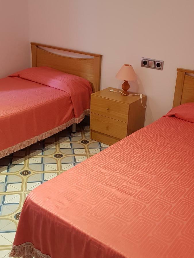 Apartamentos Nouvilas Portbou Bagian luar foto